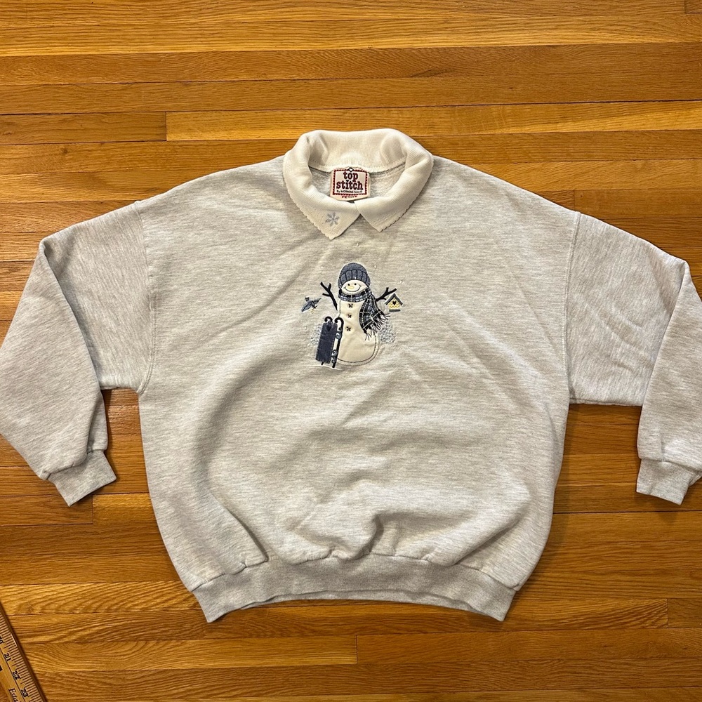Vintage-Inspired Light Gray Collared Snowman Swea… - image 1